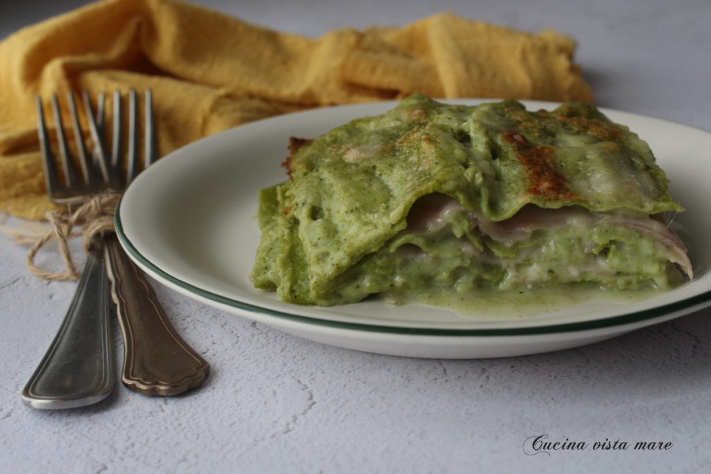 Lasaña crema de brócoli y jamón Cocina vista al mar