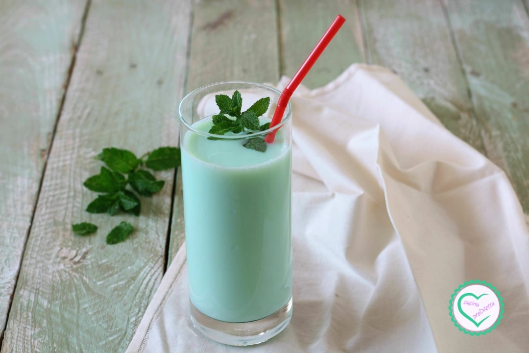 Leche con menta