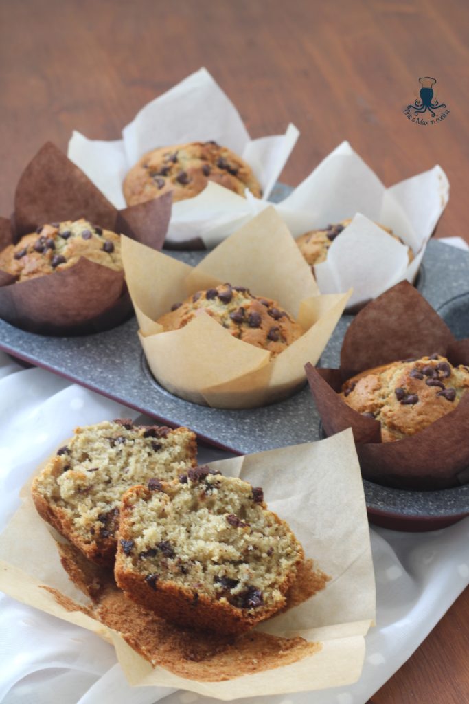 Muffin de avena con chocolate y café