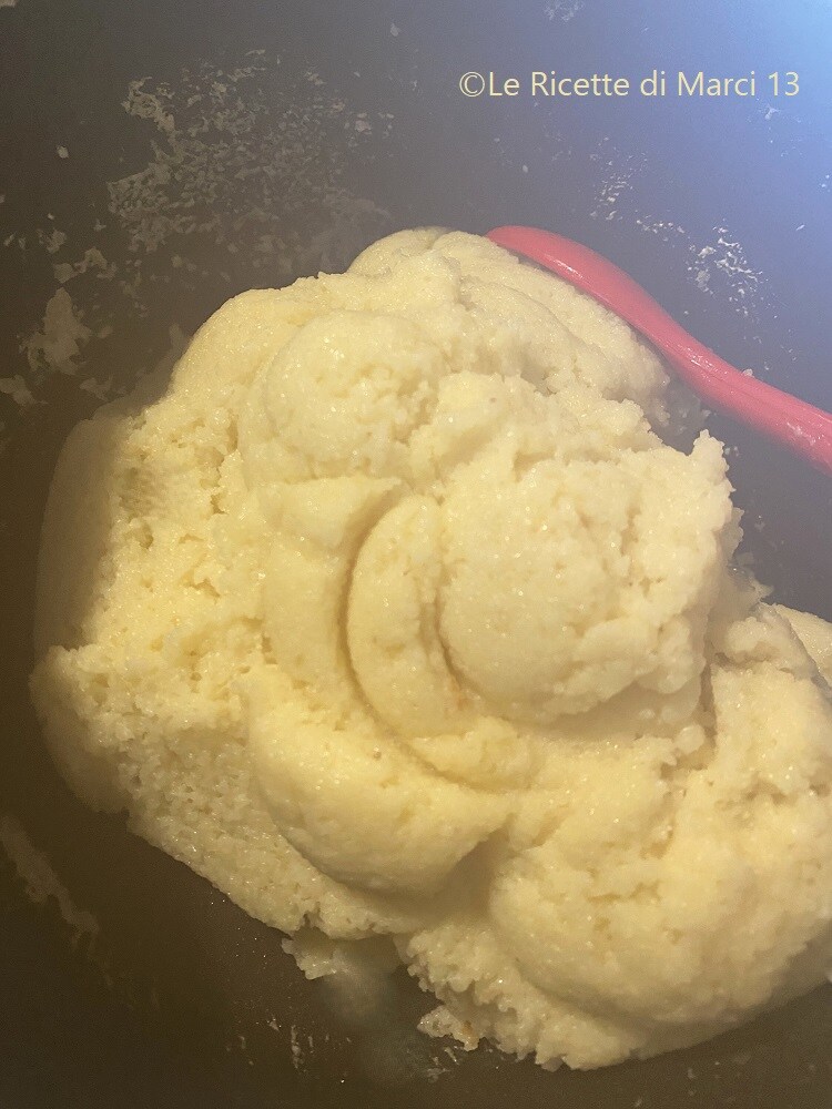 Masa de ñoquis de sémola a la romana