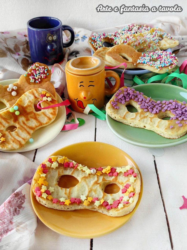 Pancakes Festivos Máscaras Coloridas