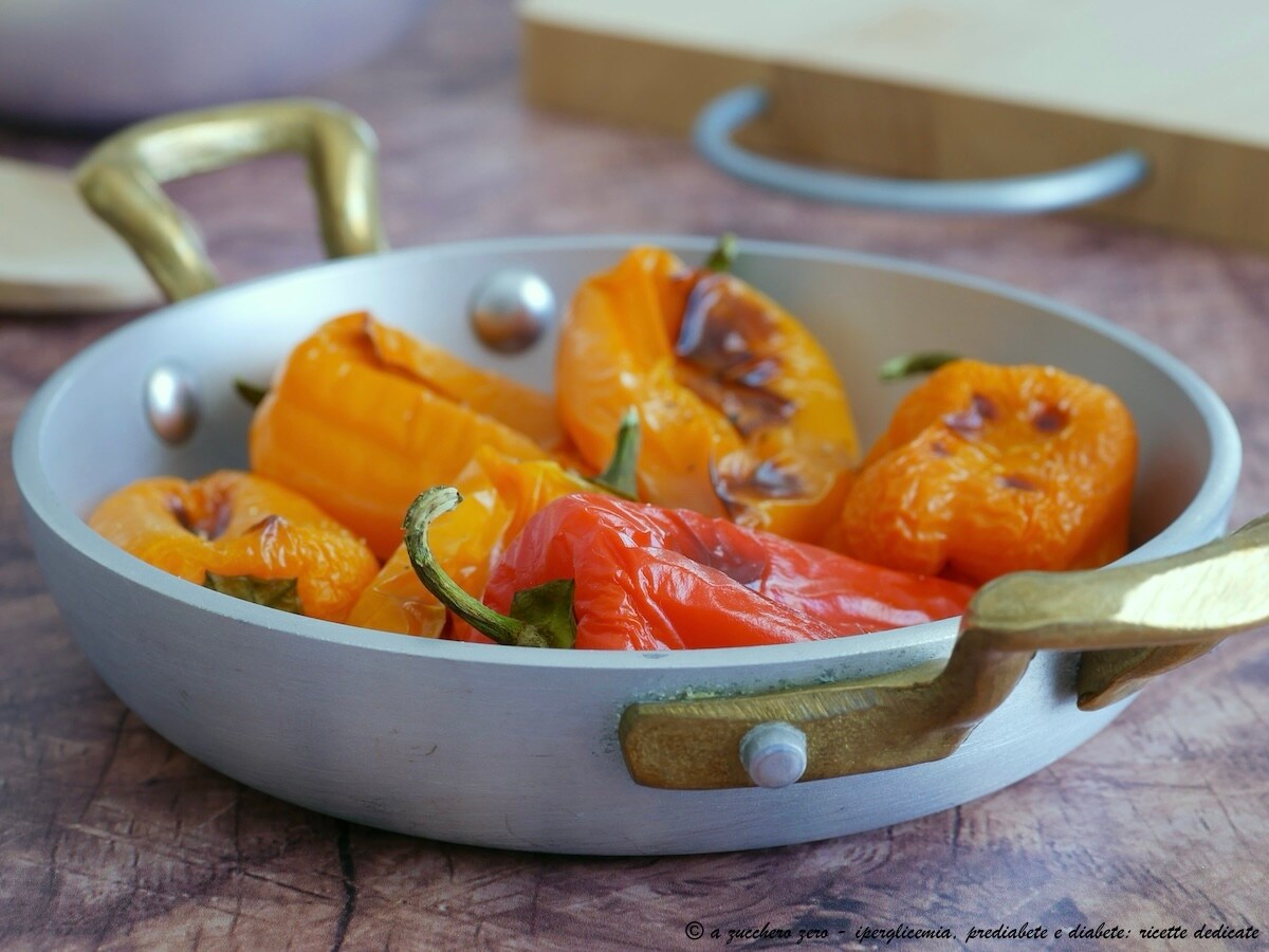 Mini pimientos al horno dulces de colores o verdes [pimientos fritos]