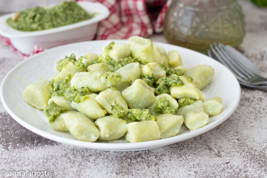 Ñoquis de ricotta y calabacines