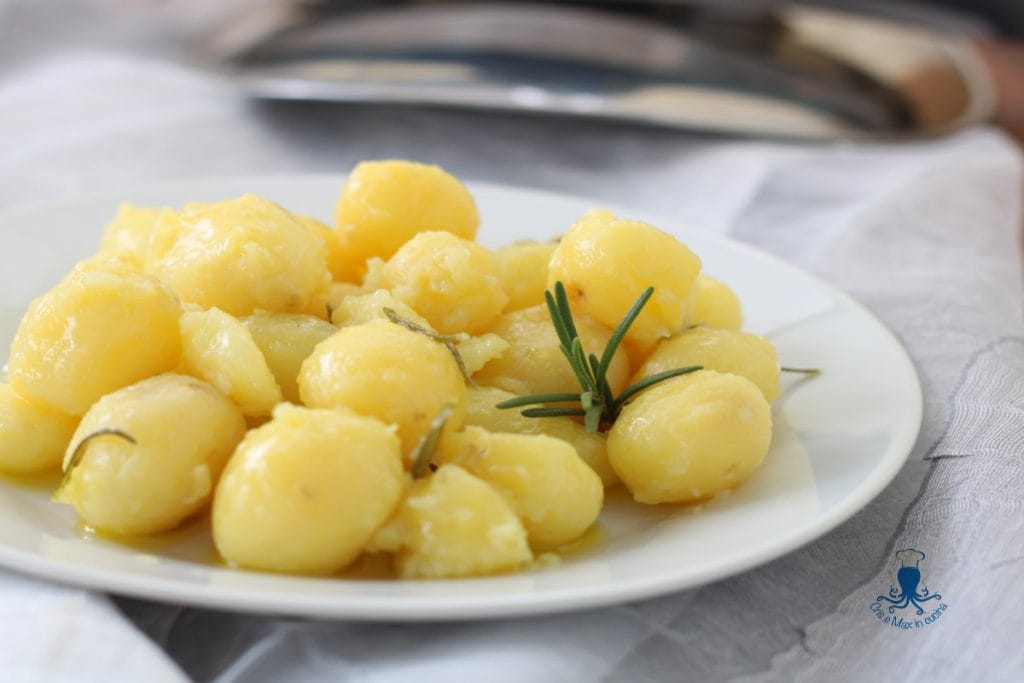 Patatas nuevas en olla a presión