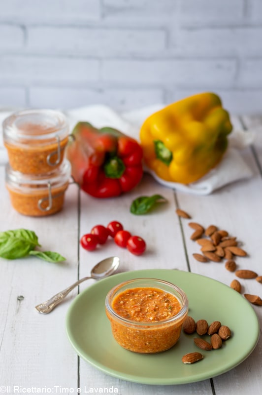 pesto de pimientos y almendras