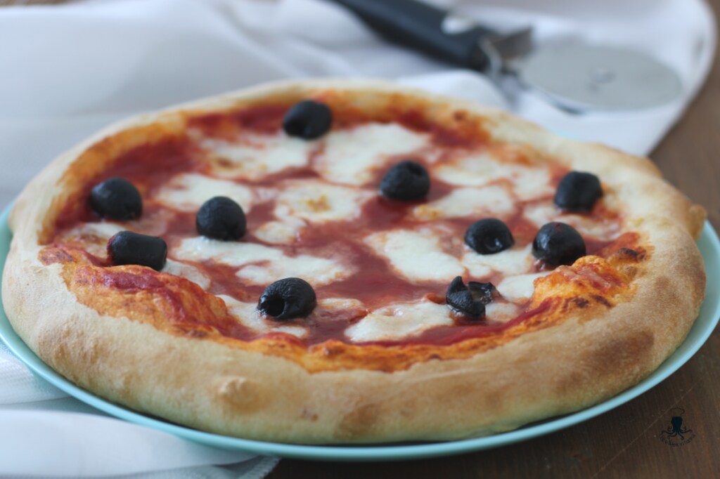 PIZZA CON LE OLIVE1