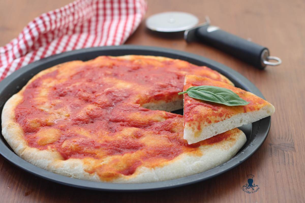 Pizza roja con excedente de licoli, receta leudada