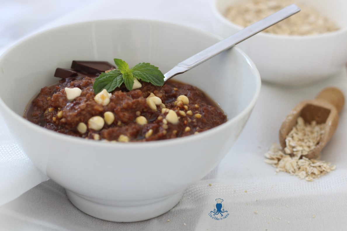 Porridge de avena con chocolate, receta deliciosa para el desayuno.