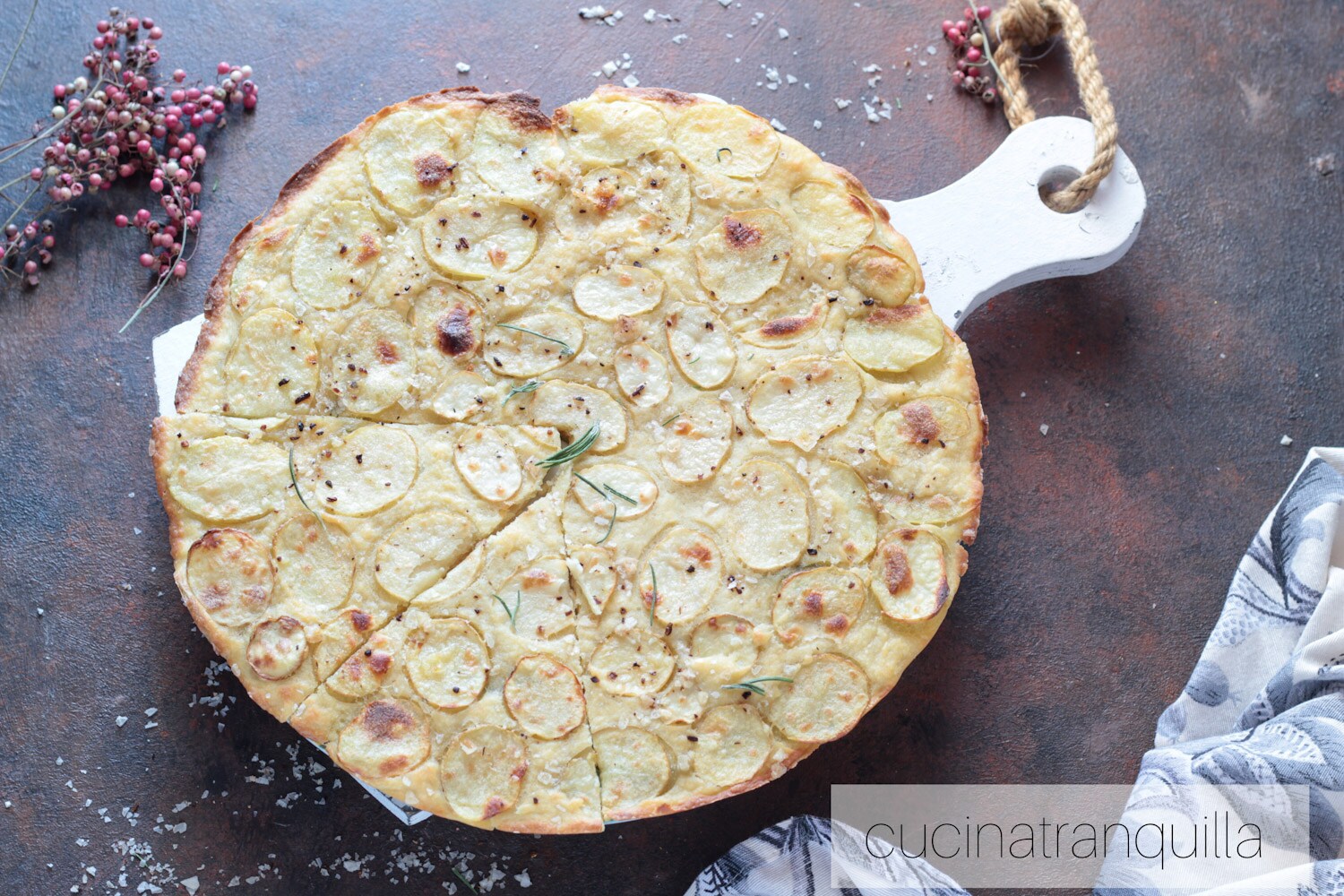 Focaccia sin levadura con patatas