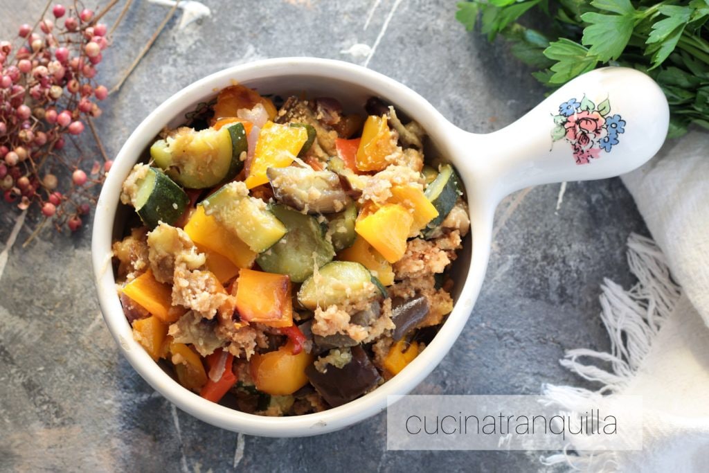 Verduras arenosas en sartén