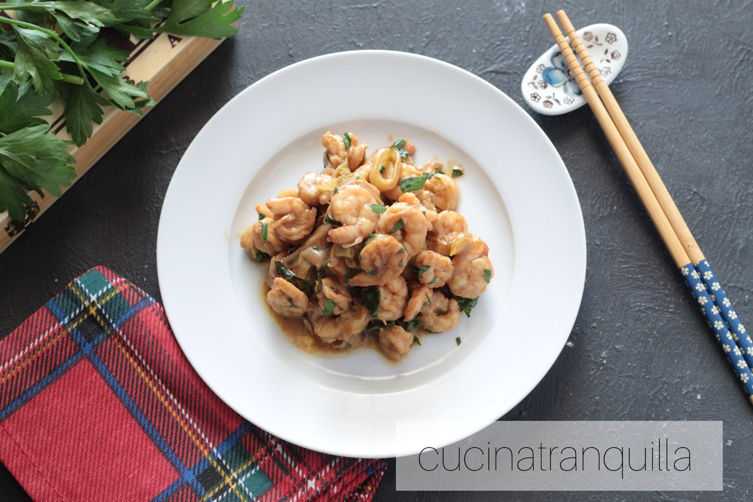 Gambas al puerro y salsa de soja