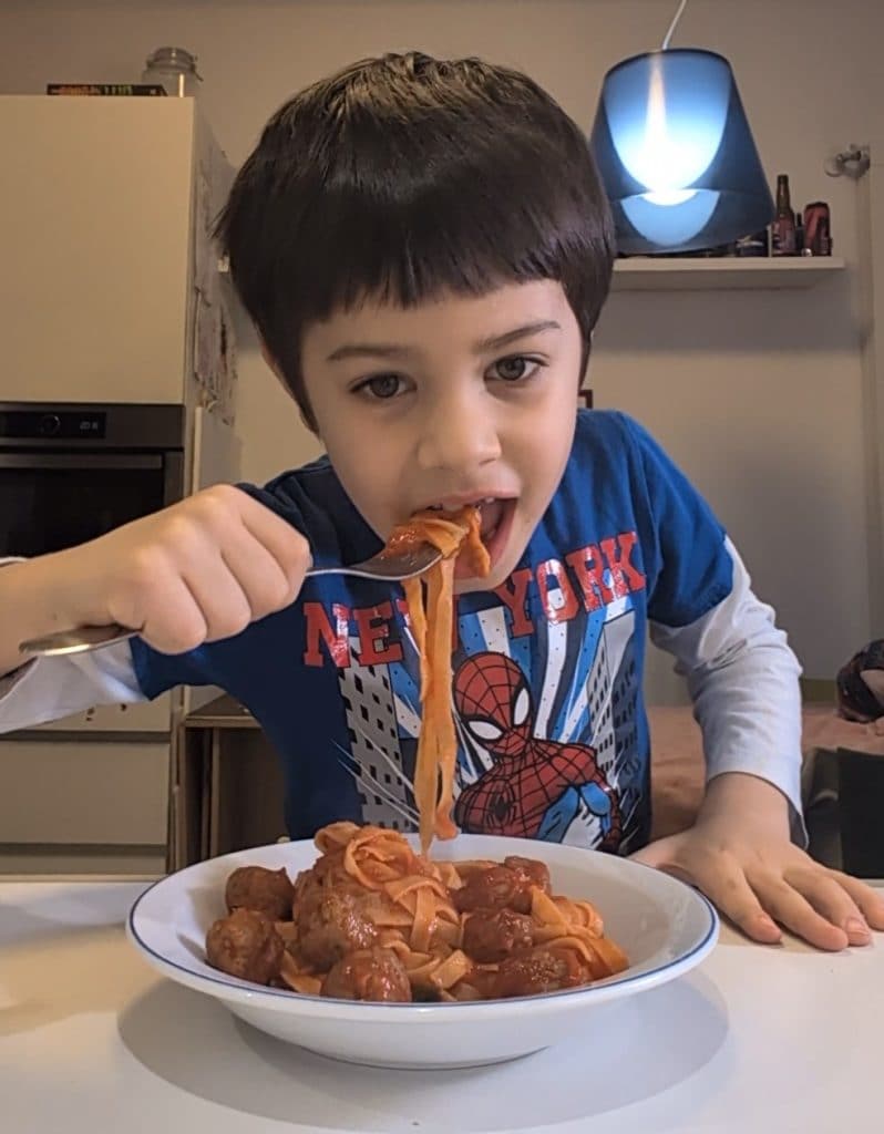 Receta Tagliatelle con albóndigas en salsa: la receta de la abuela