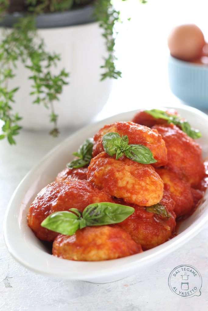 receta de pallotte albóndigas de pan y queso al tomate cocidas en el microondas