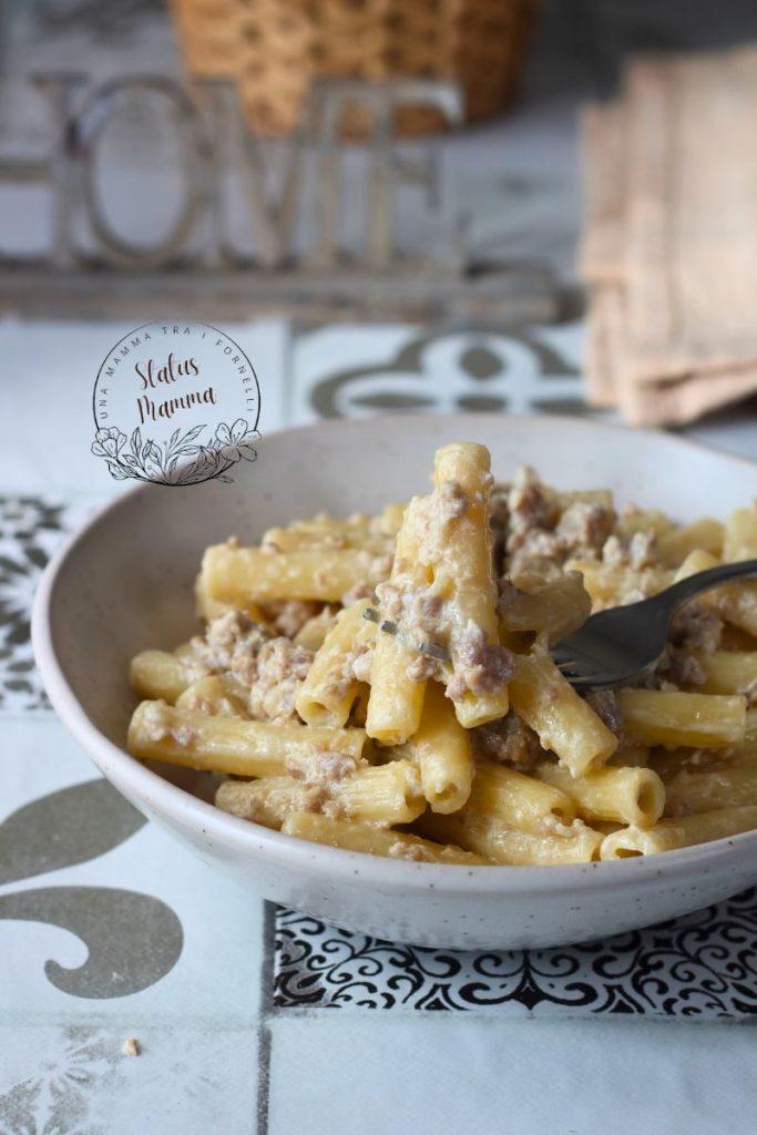 Pasta Salchicha y Nata: Receta Fácil con y sin Thermomix
