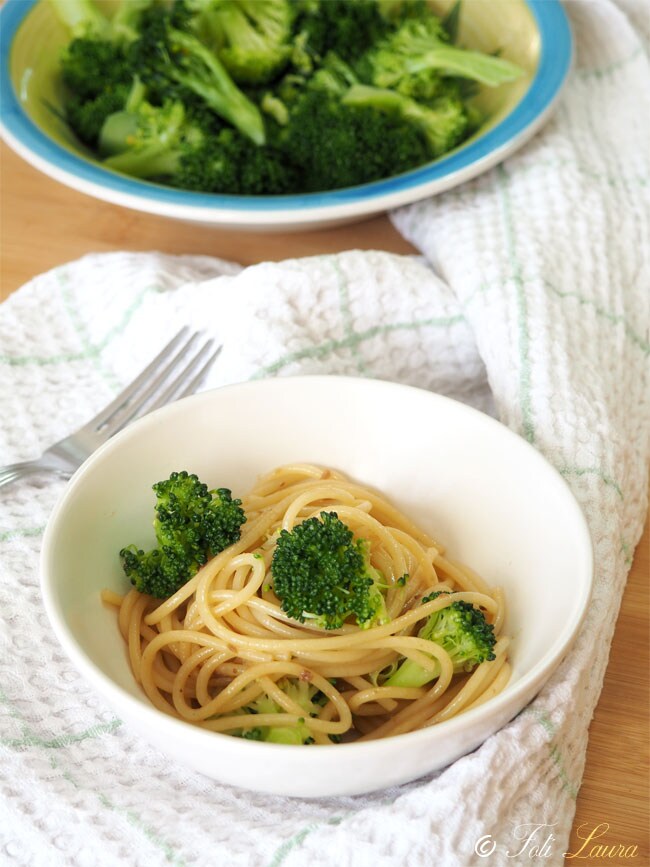 pasta con brócoli y anchoas