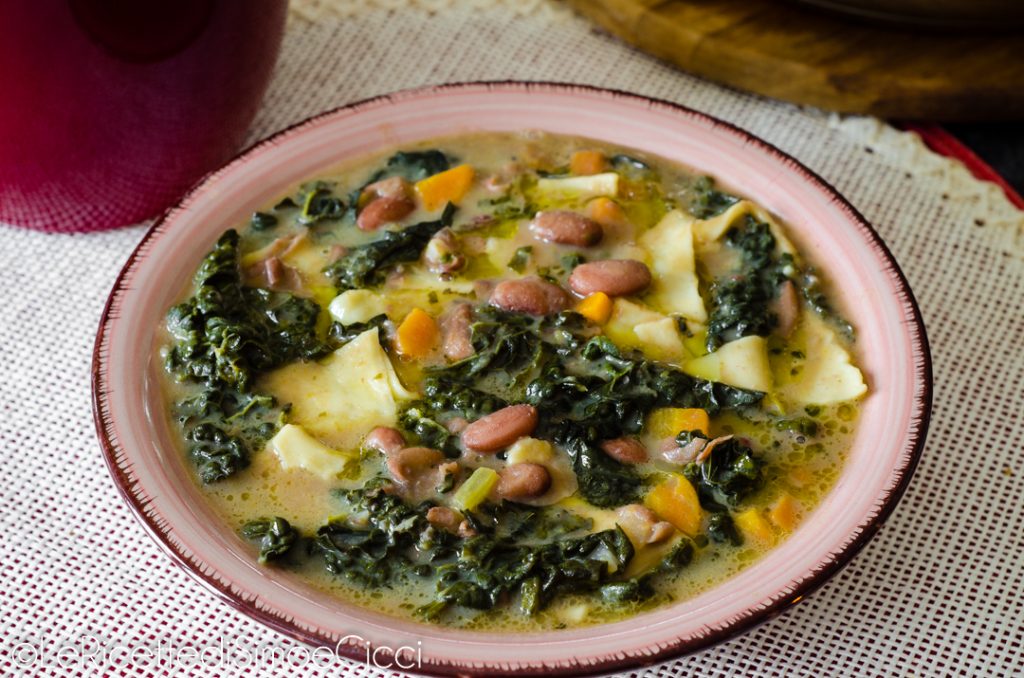 Pasta con judías y col rizada