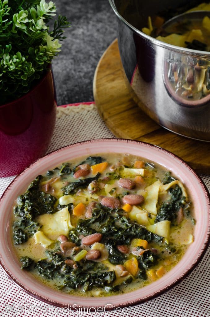 Pasta con judías y col rizada