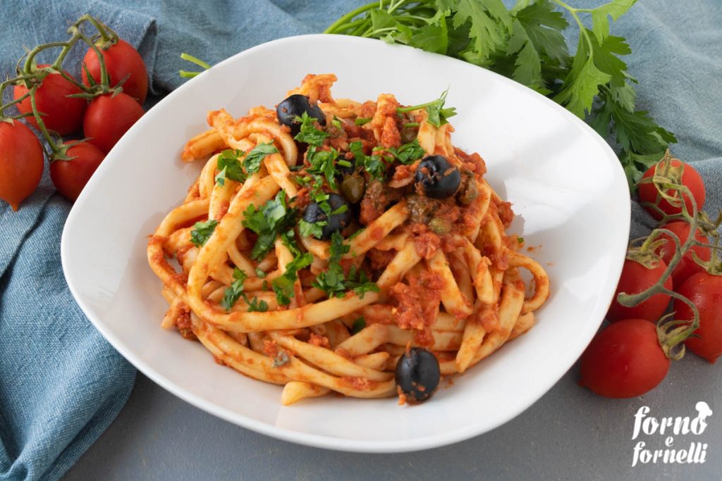 Pasta con salsa de bacalao