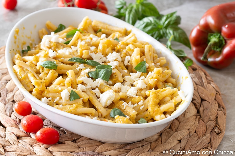 Pasta con verduras cremosa