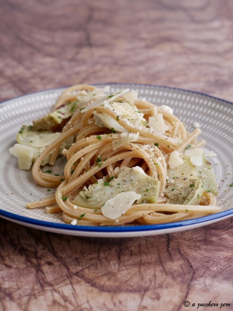 Pasta integral con alcachofas light
