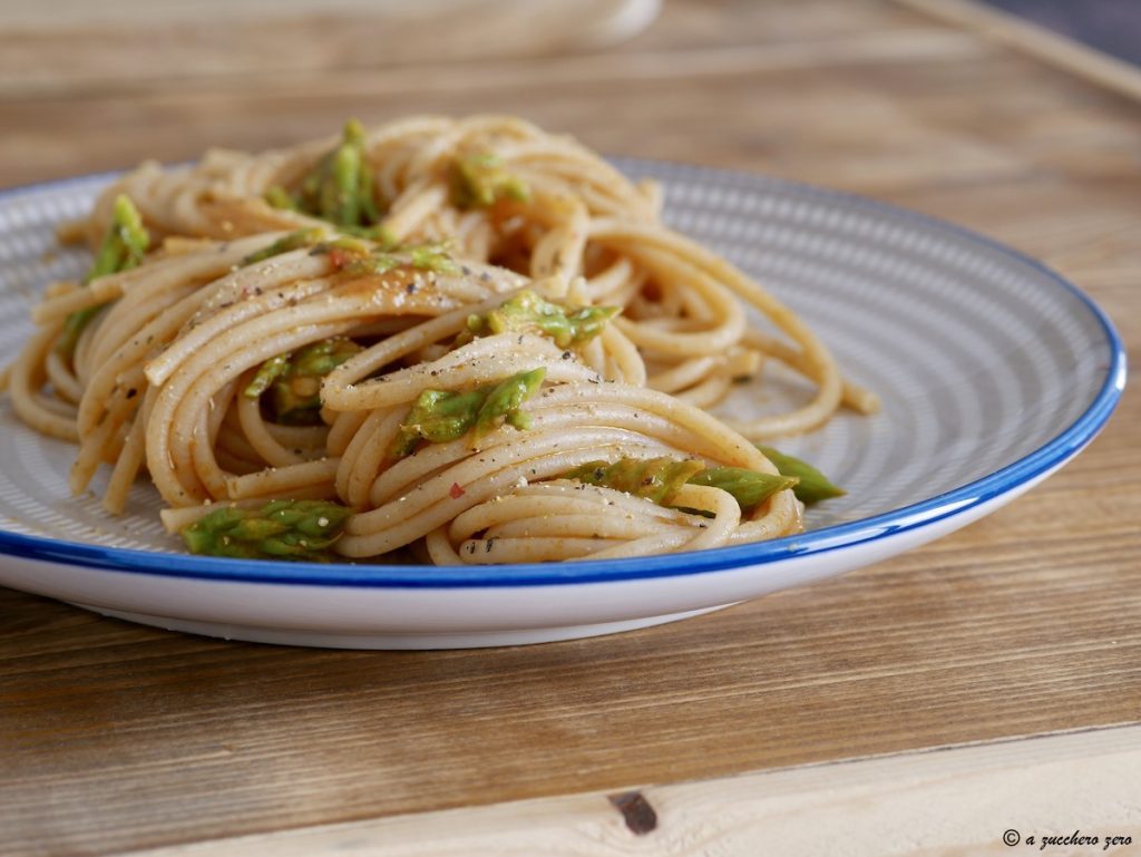 Pasta integral con espárragos trigueros