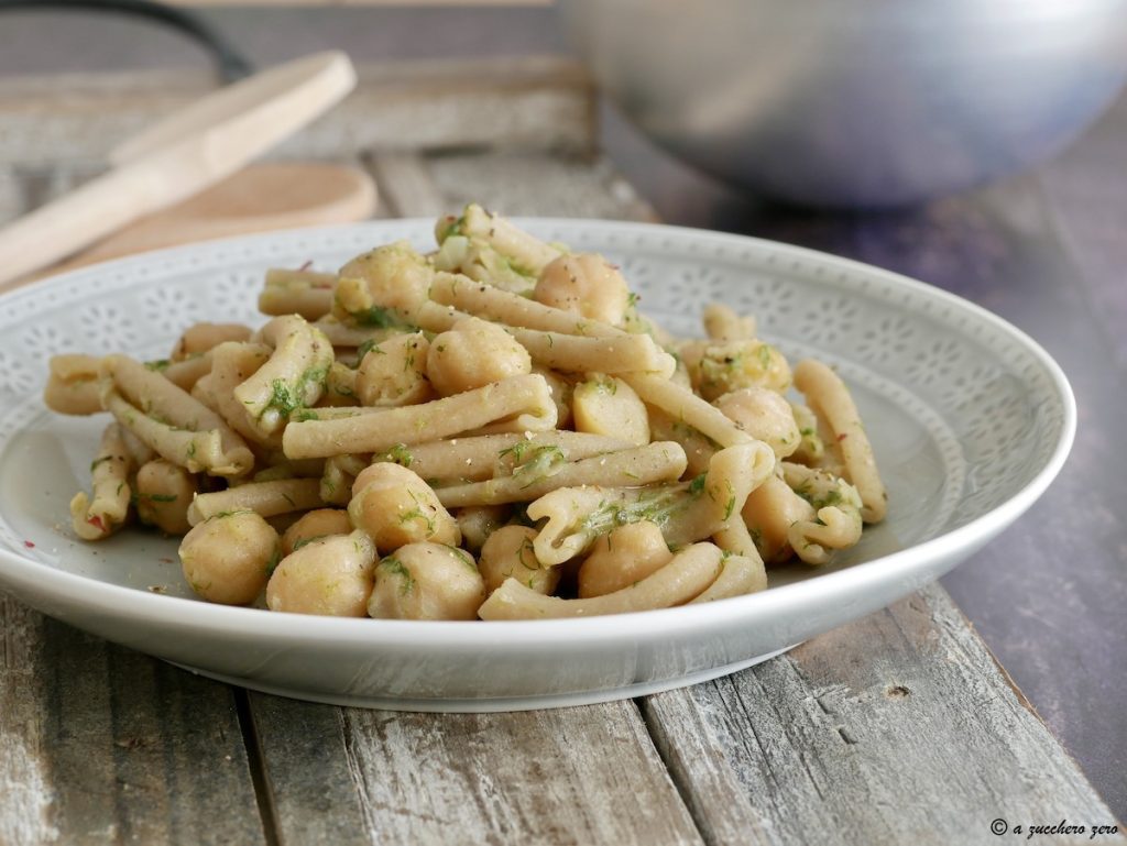 Pasta integral y garbanzos con hinojo silvestre