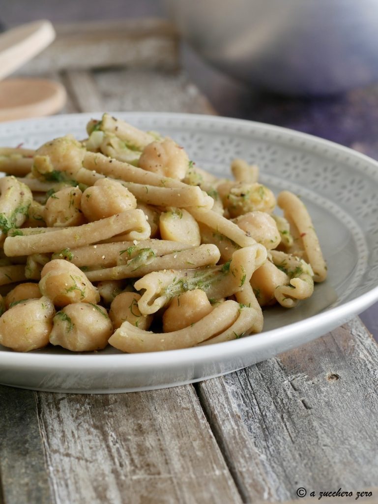 Pasta integral y garbanzos con hinojo silvestre
