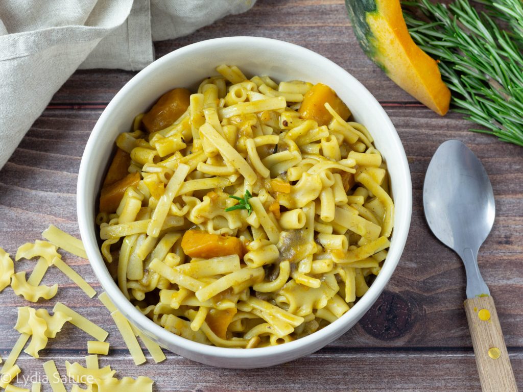 Pasta con setas y calabaza
