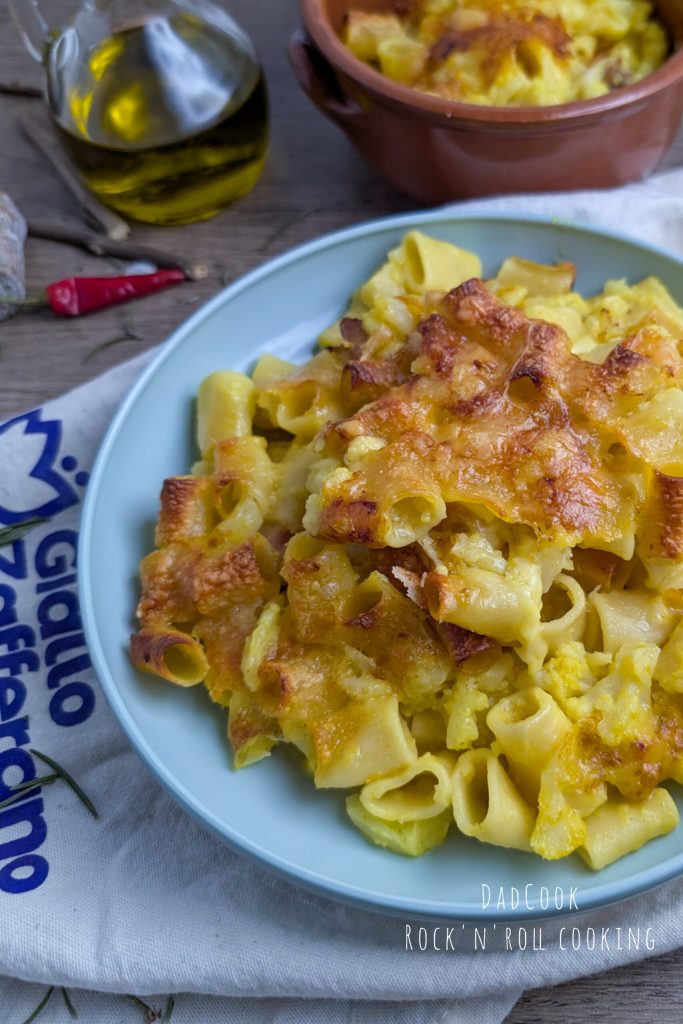 Pasta y coliflor gratinada al horno receta fácil y sabrosa