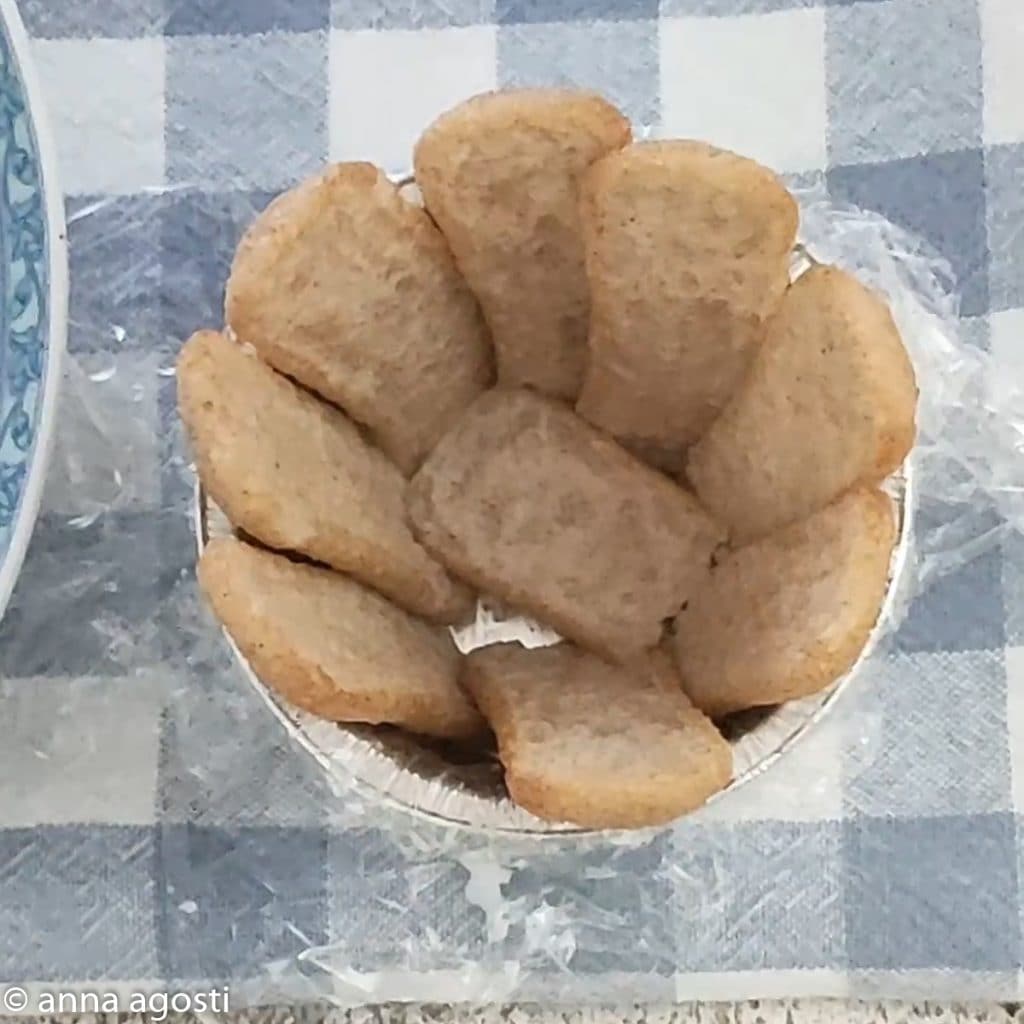 Pastelitos de Pavesini con crema de café