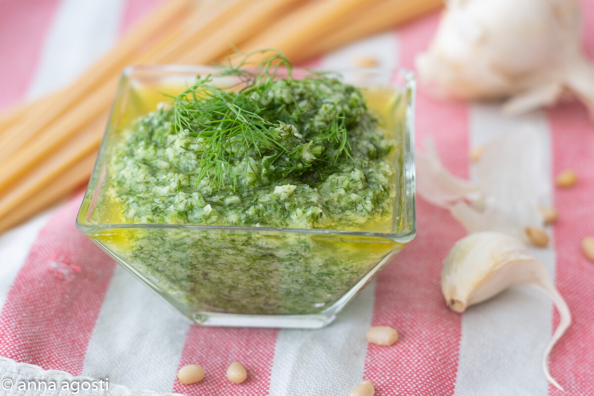 Pesto de hojas de hinojo