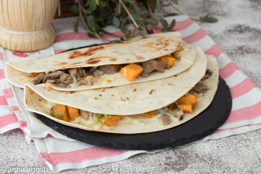 Piadina con Calabaza Champiñones y Scamorza