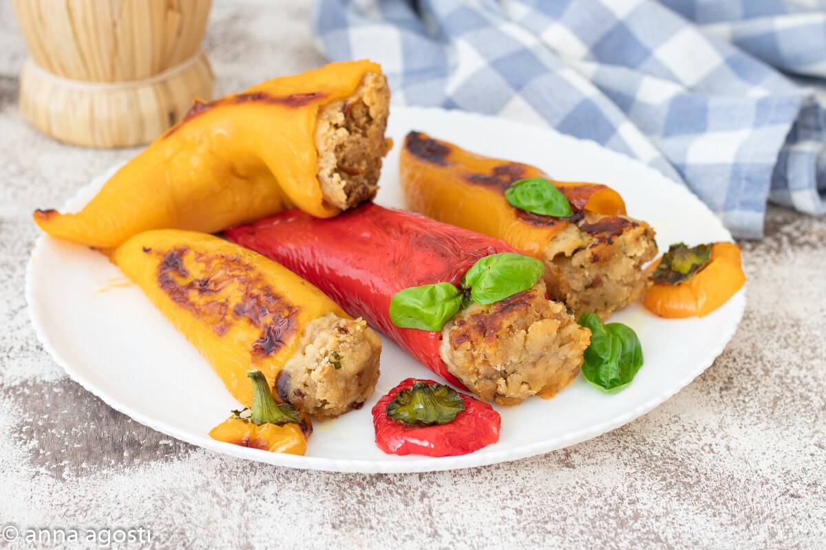Pimientos ‘corno’ rellenos a la siciliana sin carne