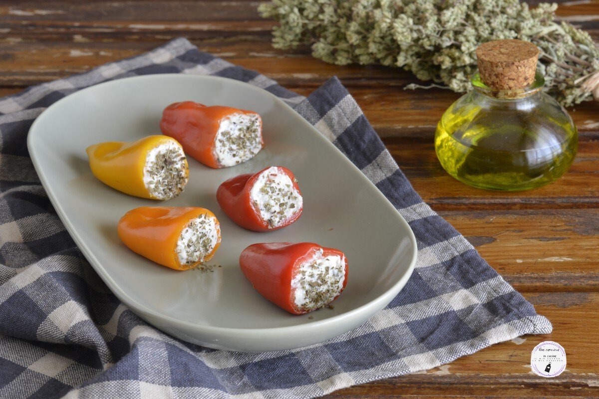 Pimientos dulces con queso y hierbas