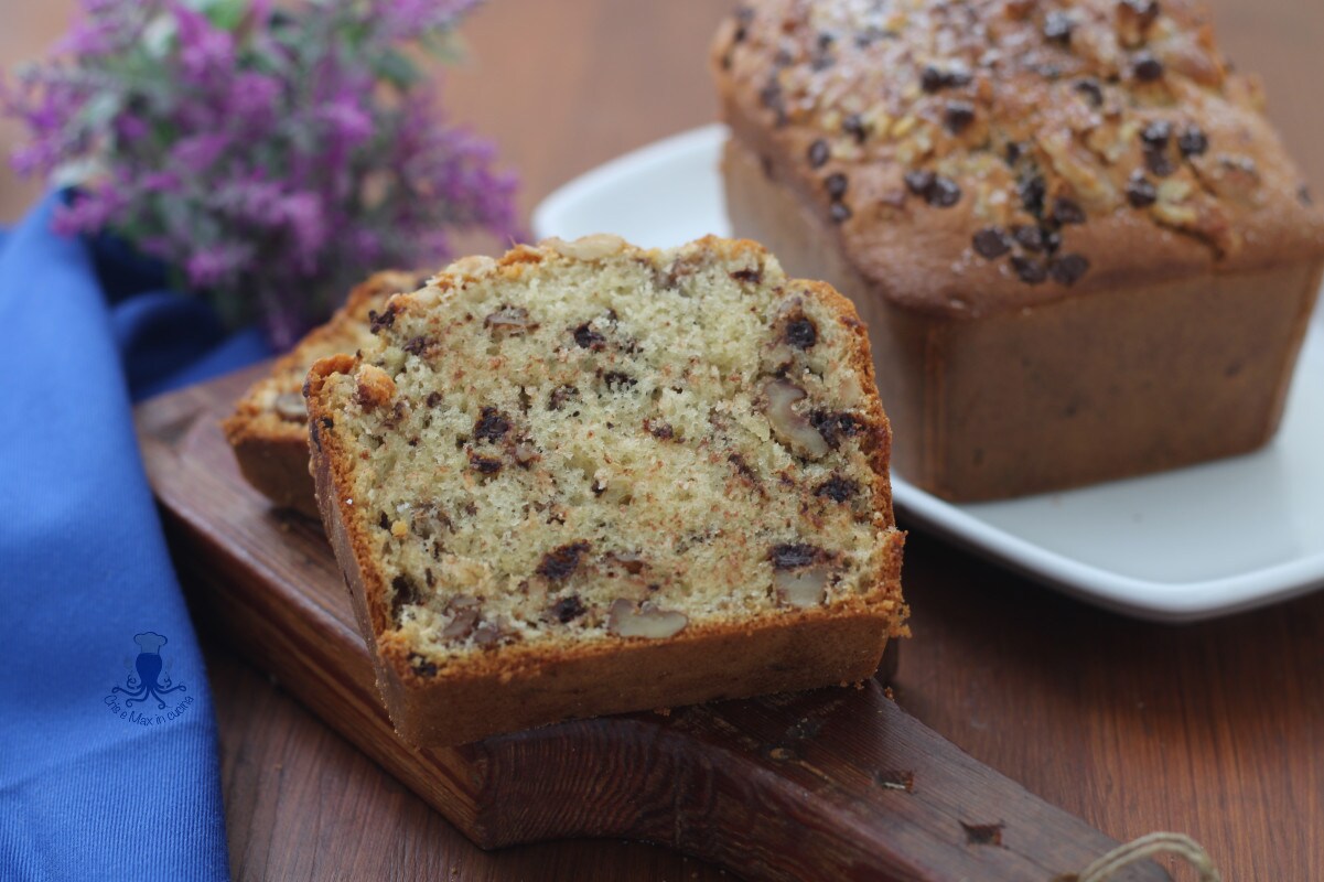 Plumcake con nueces y chips de chocolate, receta sin mantequilla.