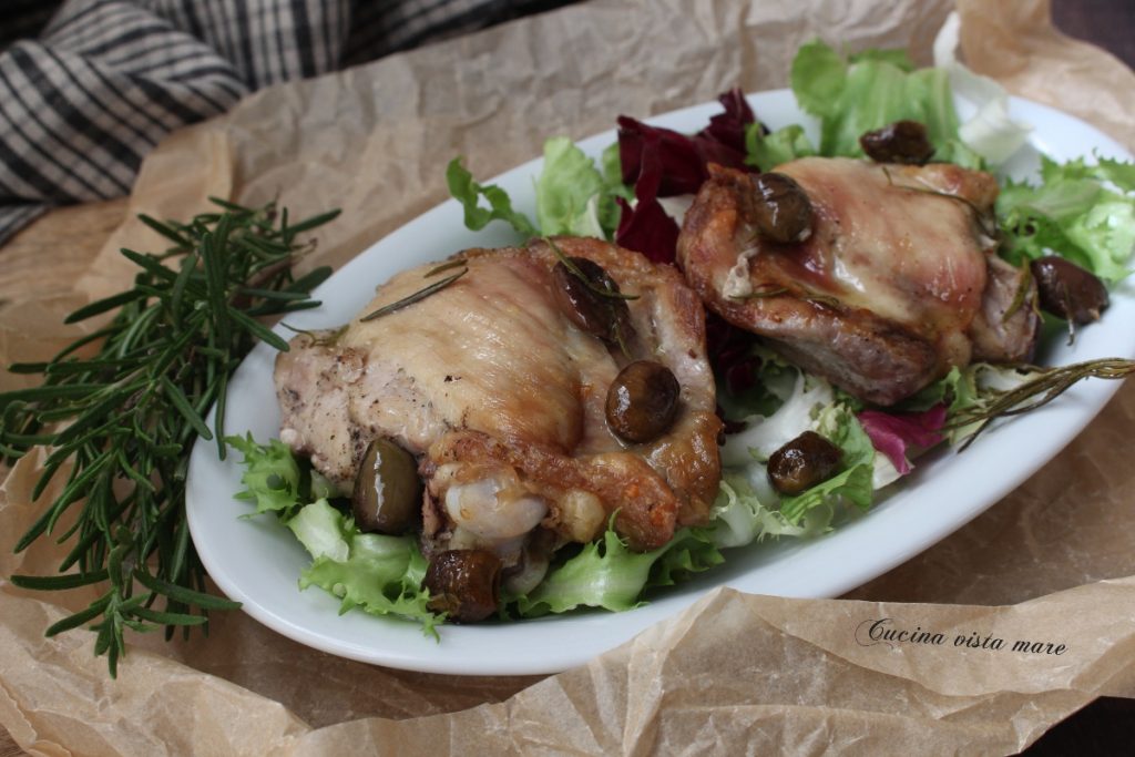 Pollo guisado con aceitunas