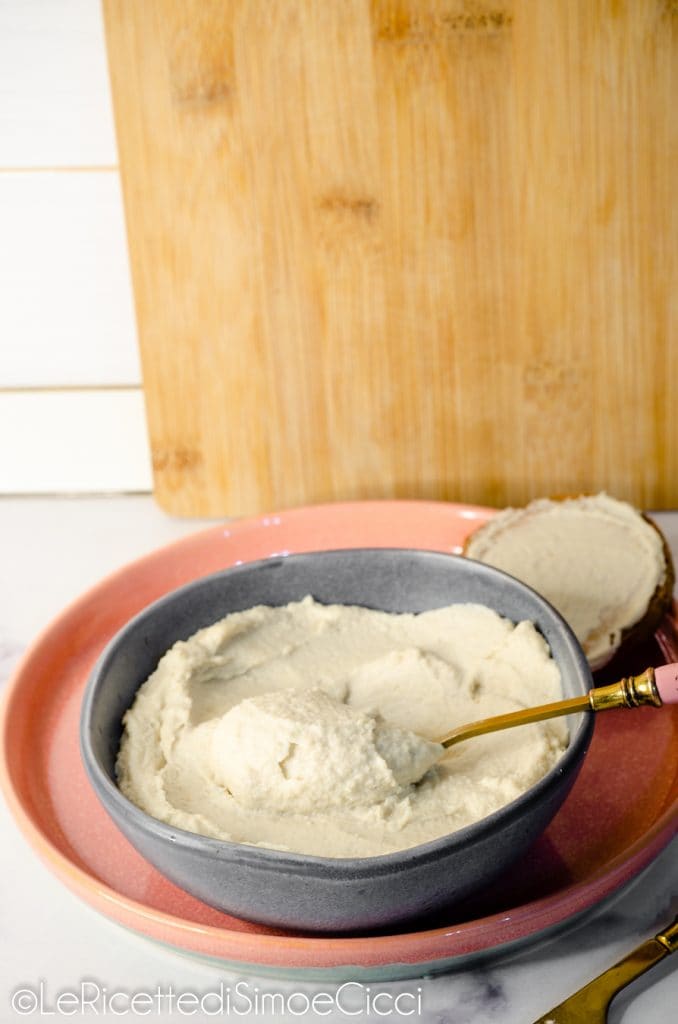 Queso de anacardos untable, una crema para untar completamente vegetal