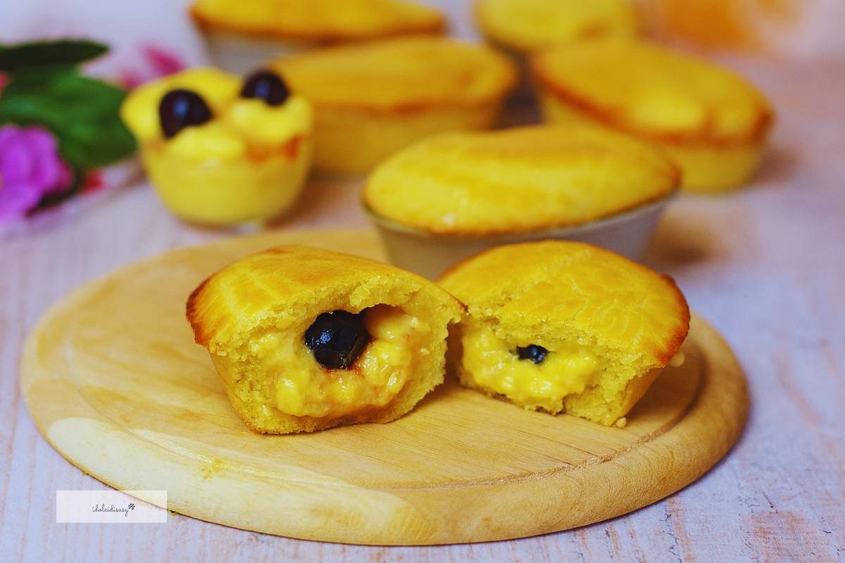 Pasticciotti leccesi con crema pastelera y guindas