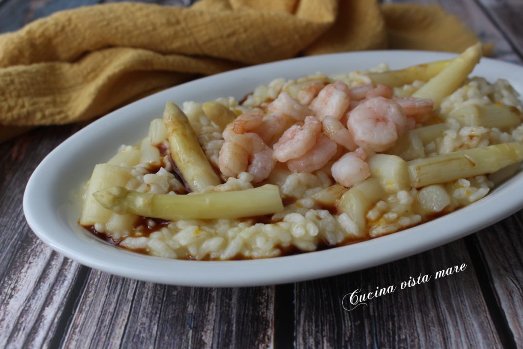 Risotto de espárragos blancos y gambas Cocina vista al mar