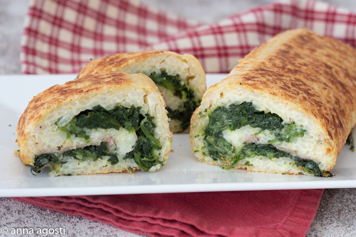 Rollo de arroz relleno de espinacas