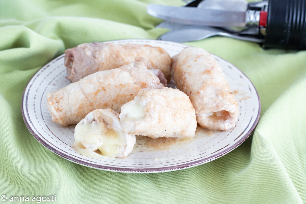 Rollos de carne con queso al vino blanco