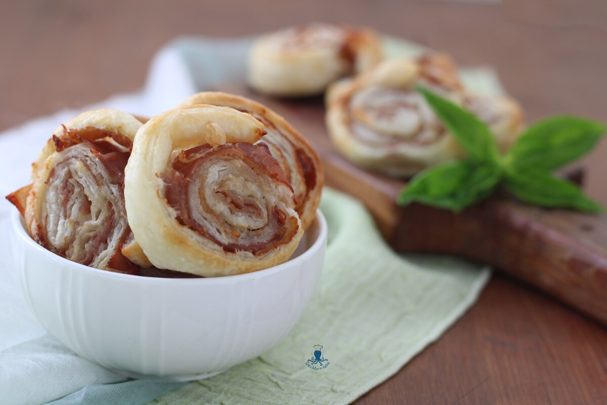 Rollitos de hojaldre con jamón, receta rápida
