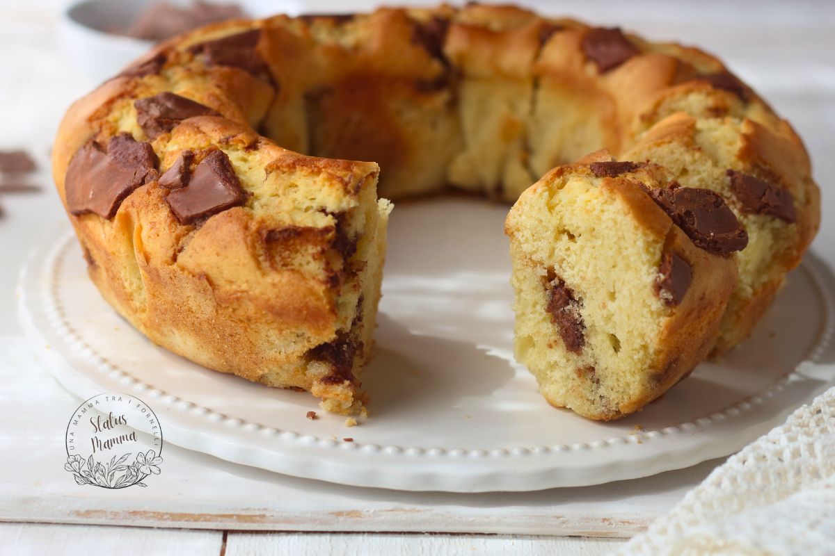 Rosca Con Huevos De Pascua y Nata