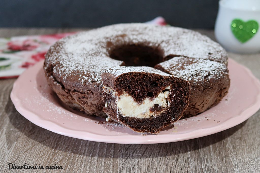 Rosca de chocolate con corazón de ricotta