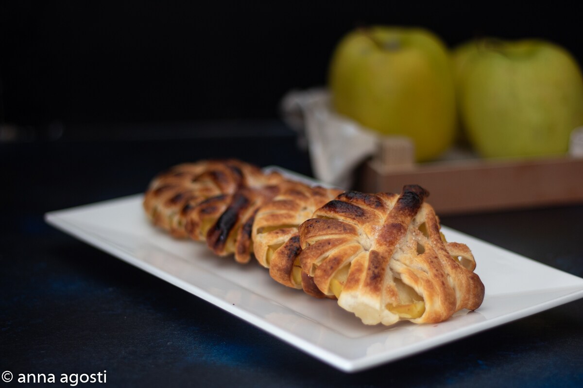 Rosquillas de manzana con hojaldre