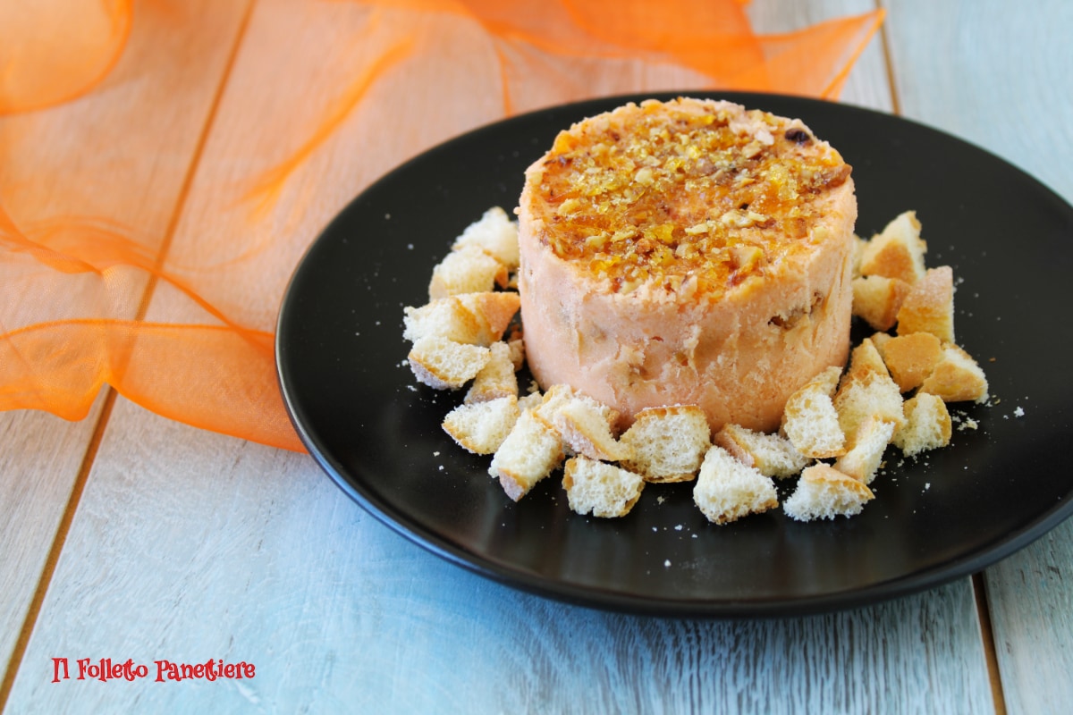 Semifreddo de papaya con haba tonka y nueces caramelizadas
