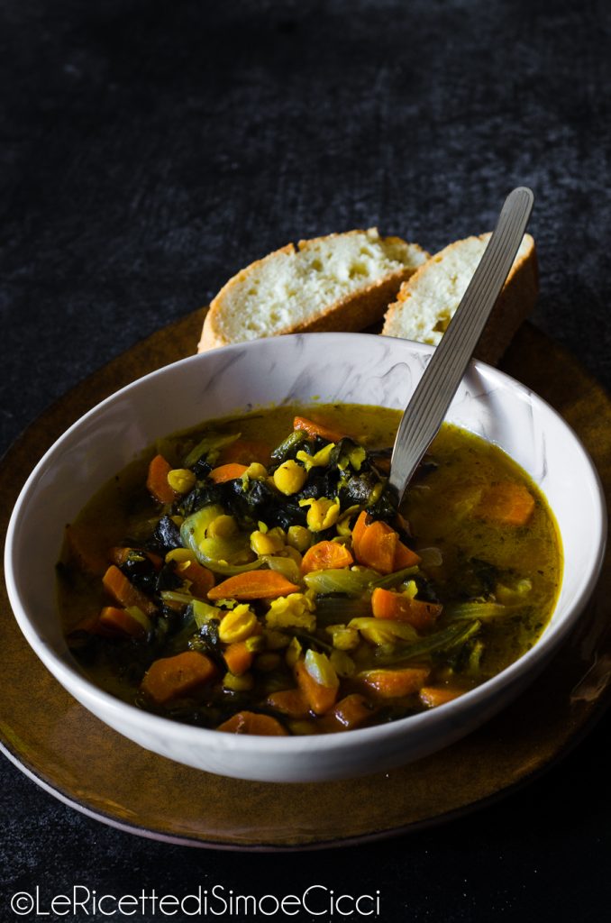 Sopa de garbanzos, achicoria y zanahorias