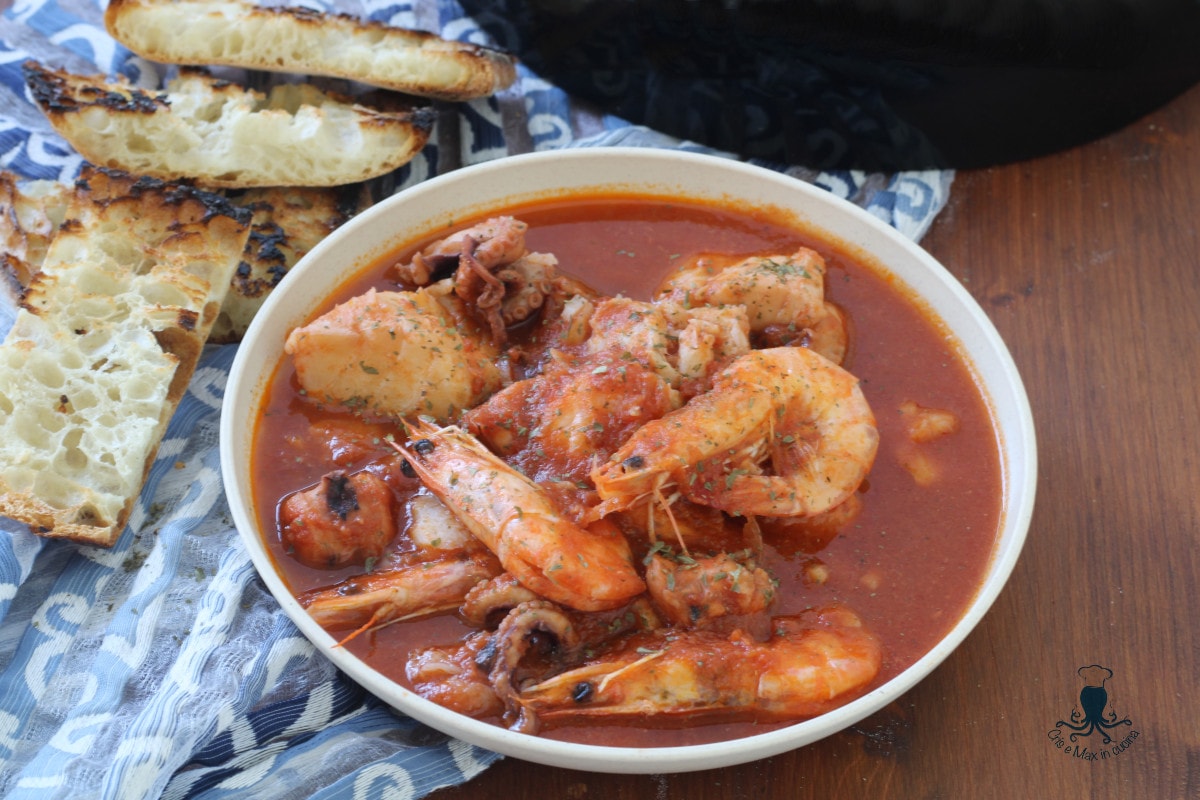 Sopa de pescado en el multicooker