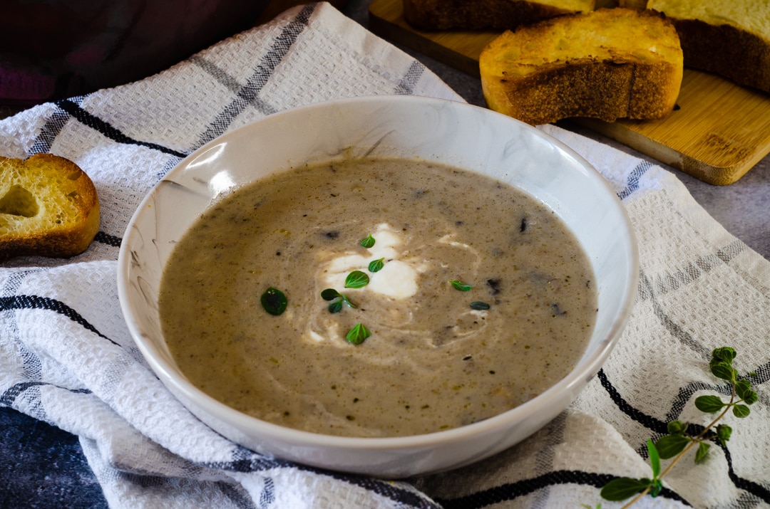 Sopa de setas cremosa y sabrosa
