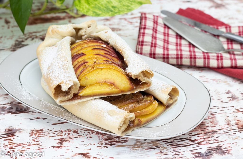 Strudel de Melocotón y Amaretti receta de la abuela